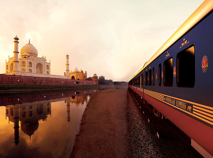 Maharaja express at Taj Mahal