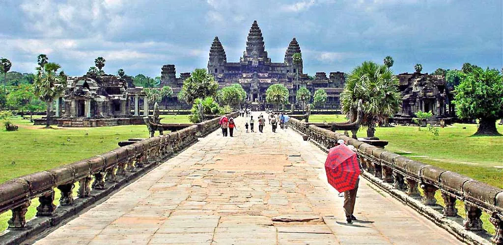 Angkor Wat by Greg Walters)