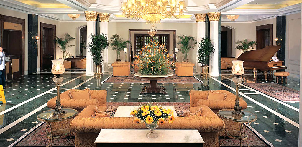 Lobby Oberoi grand hotel in Kolkata