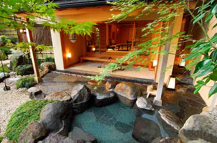 Gora Kadan ryokan onsen bath