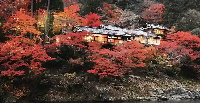 Remote luxury ryokan in Kyoto along the river