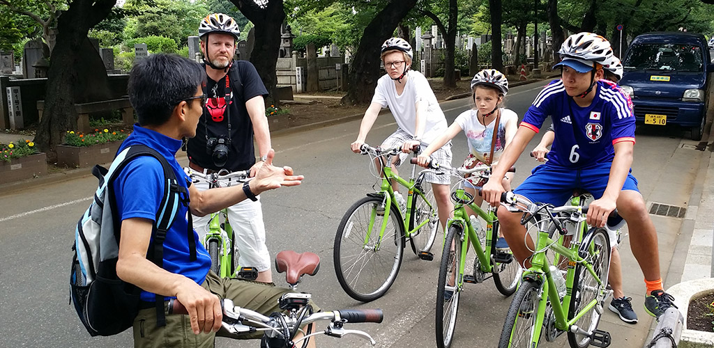 Family bicycle tour in Tokyo