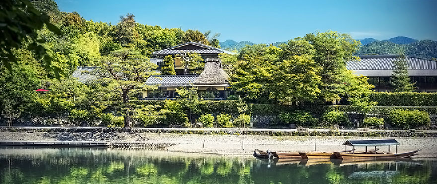 Exterior of the Suiran luxury ryokan in Kyoto, Japan