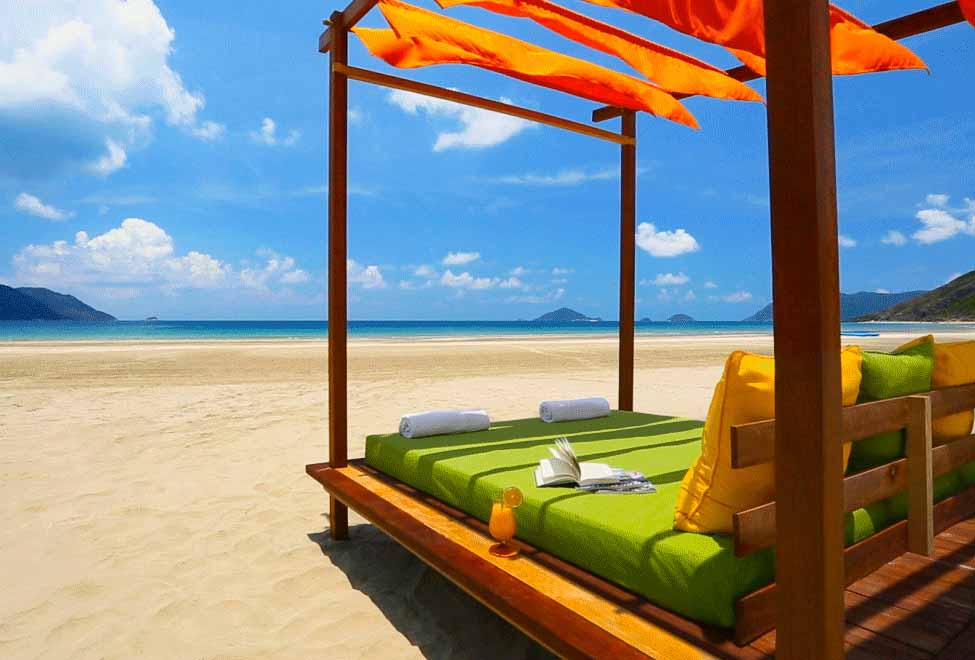 Six Senses Can Dao beach lounger