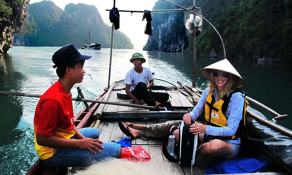 Fishing with locals on Halong bay