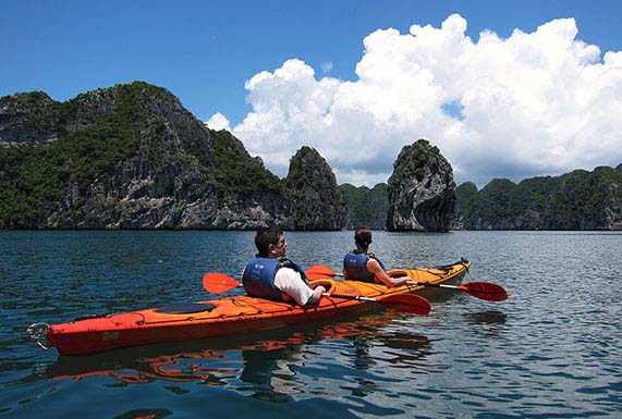Kayaking-on-Halong-Bay-Vietnam