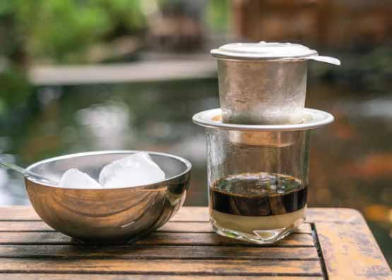 Cà phê sua with đá - Vietnamese drip coffee