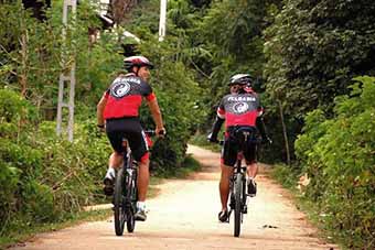 Bicycle touring in Mai Chau