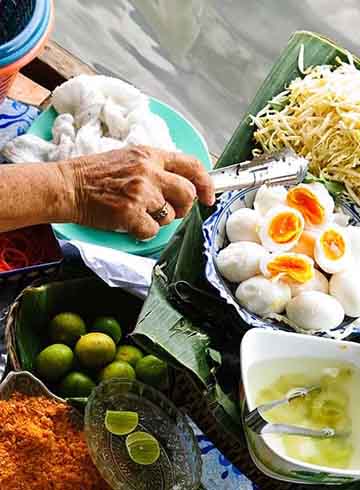 Vietnam food vendor